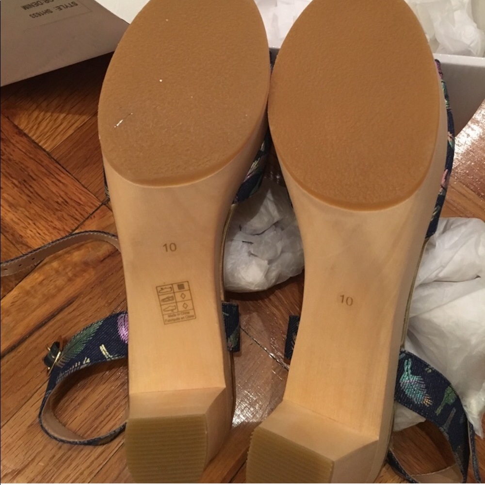 Anthro Billie Ella Metallic Feather Sandal - Picture 7 of 7
